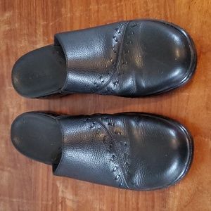 Clarks women's black clogs, leather Brazil made Size 9
